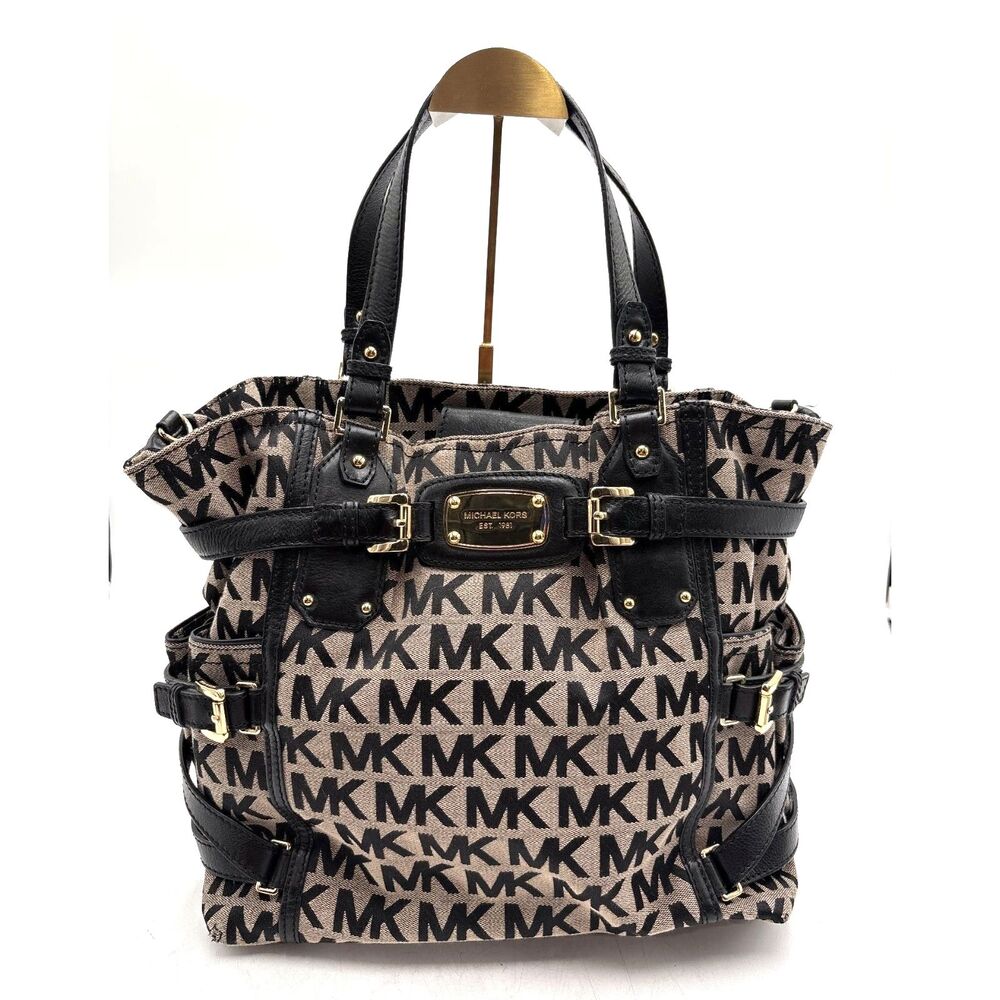 EUC Michael Kors Gansevoort Signature Monogram Canvas Black Beige Large Tote Bag